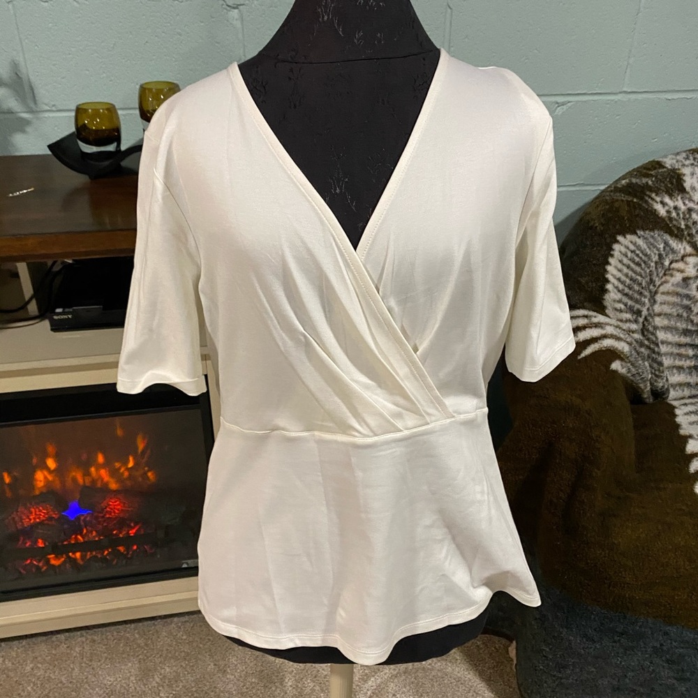Anne Taylor off white fitted blouse